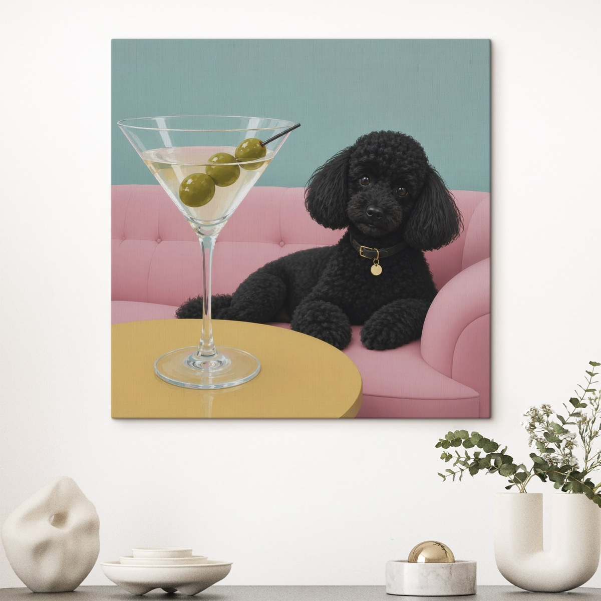 Cão preto com copo num interior