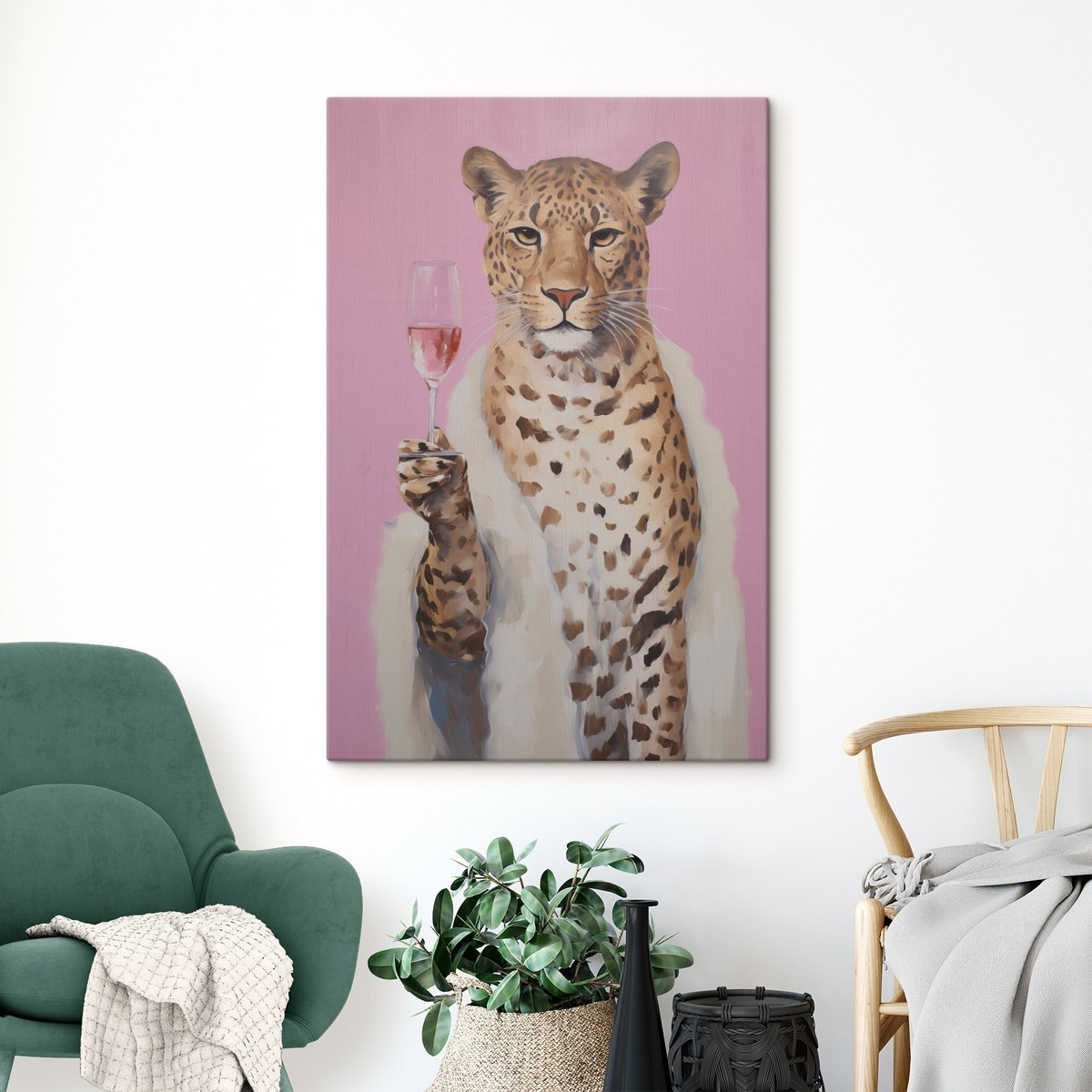 Leopardo com rosé num interior