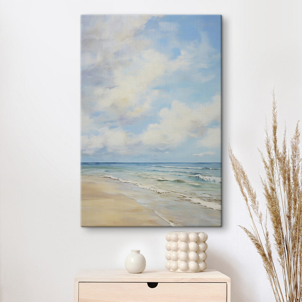 Praia clara sob nuvens — interior 1