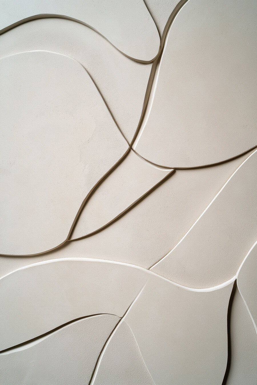 Linhas finas entre brancos — design completo