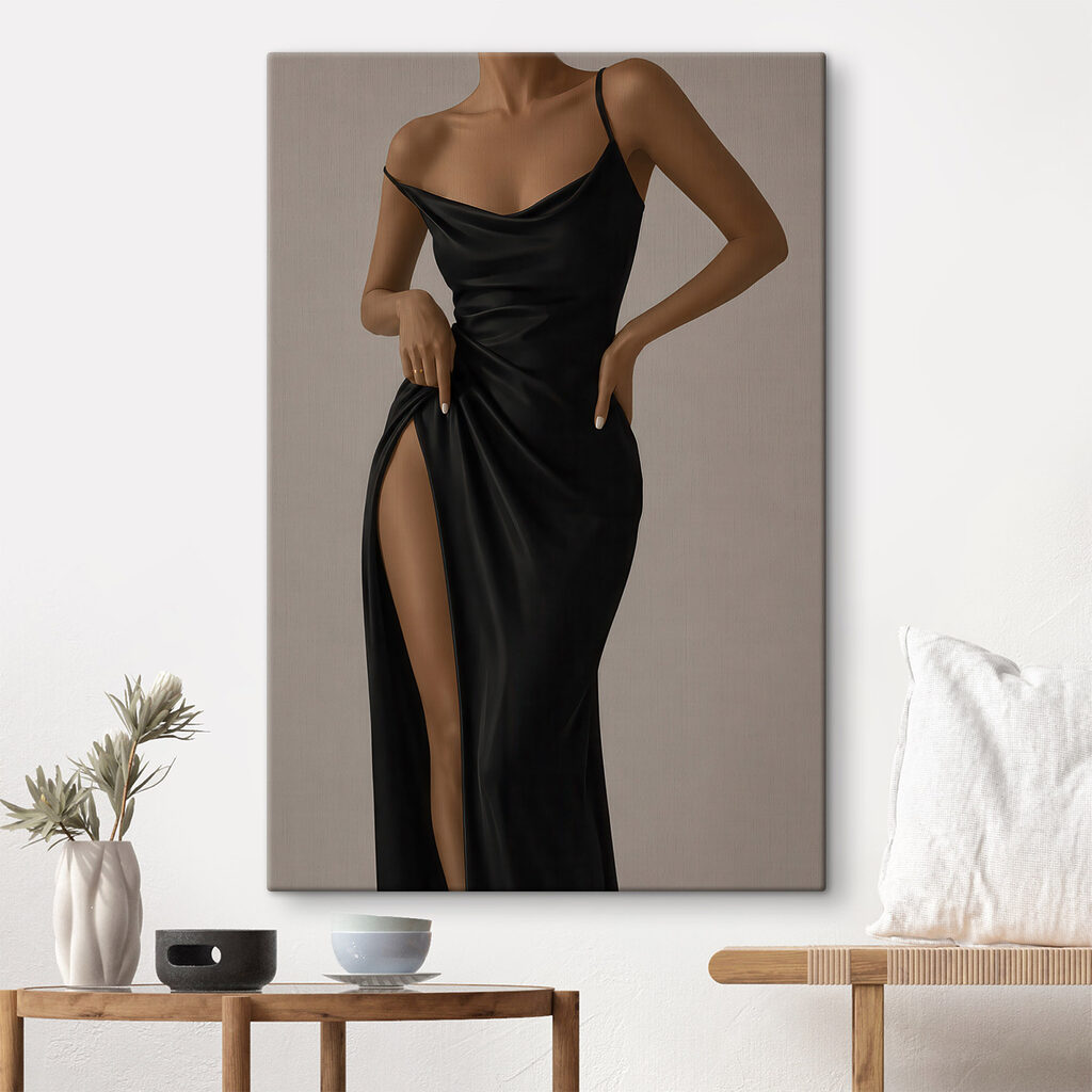 Mulher de vestido preto — interior 2