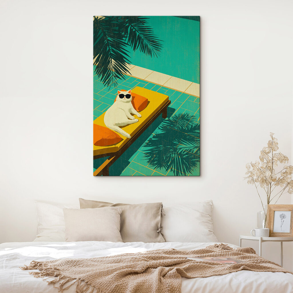 Gato junto à piscina — interior 1