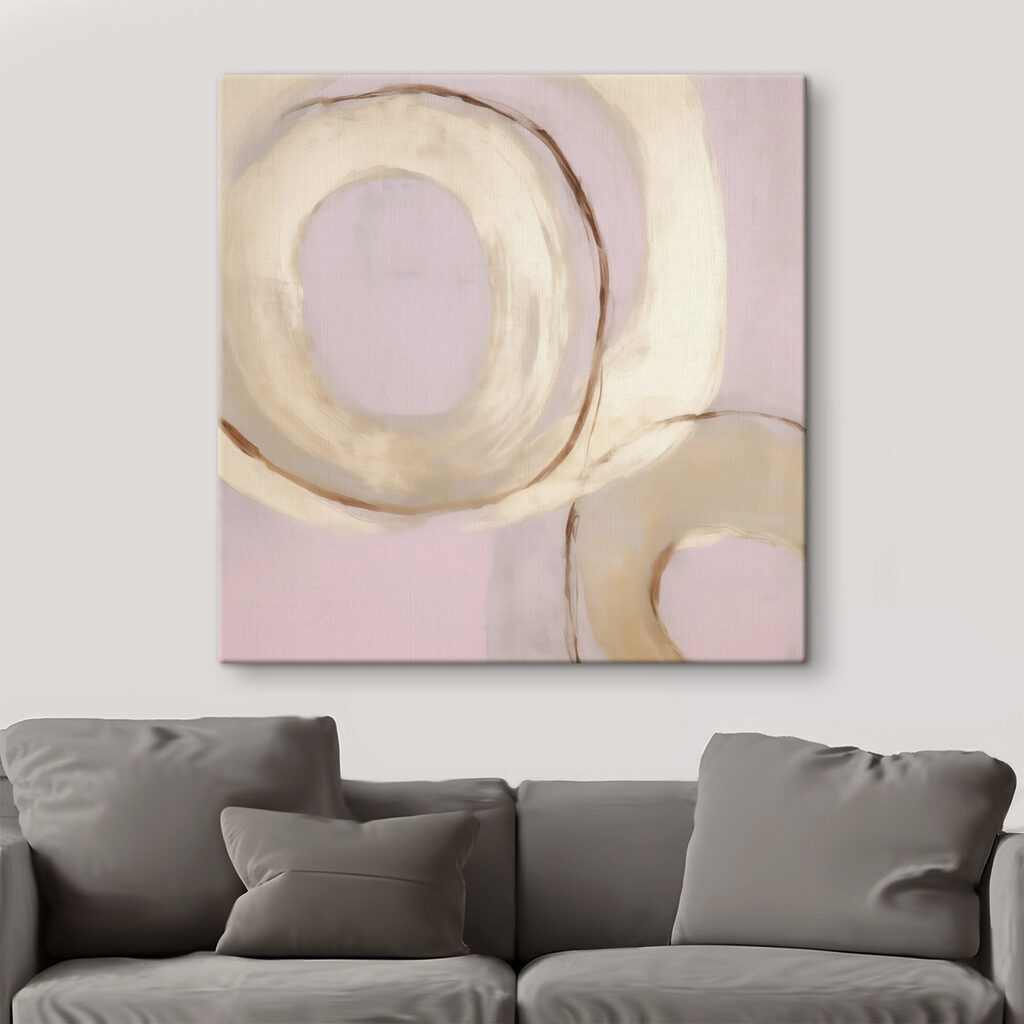 Anéis dourados sobre rosa — interior 1