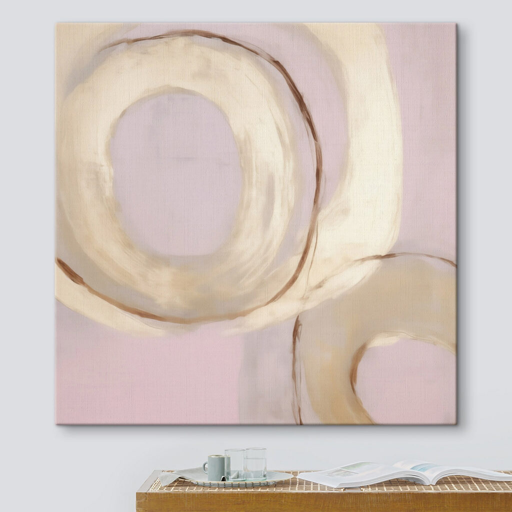 Anéis dourados sobre rosa — interior 2