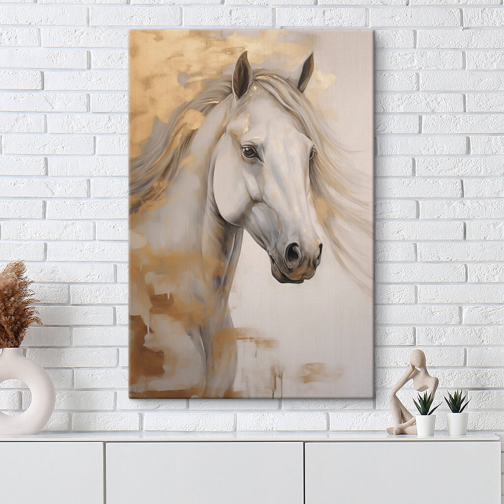 Cavalo branco em areia — interior 2