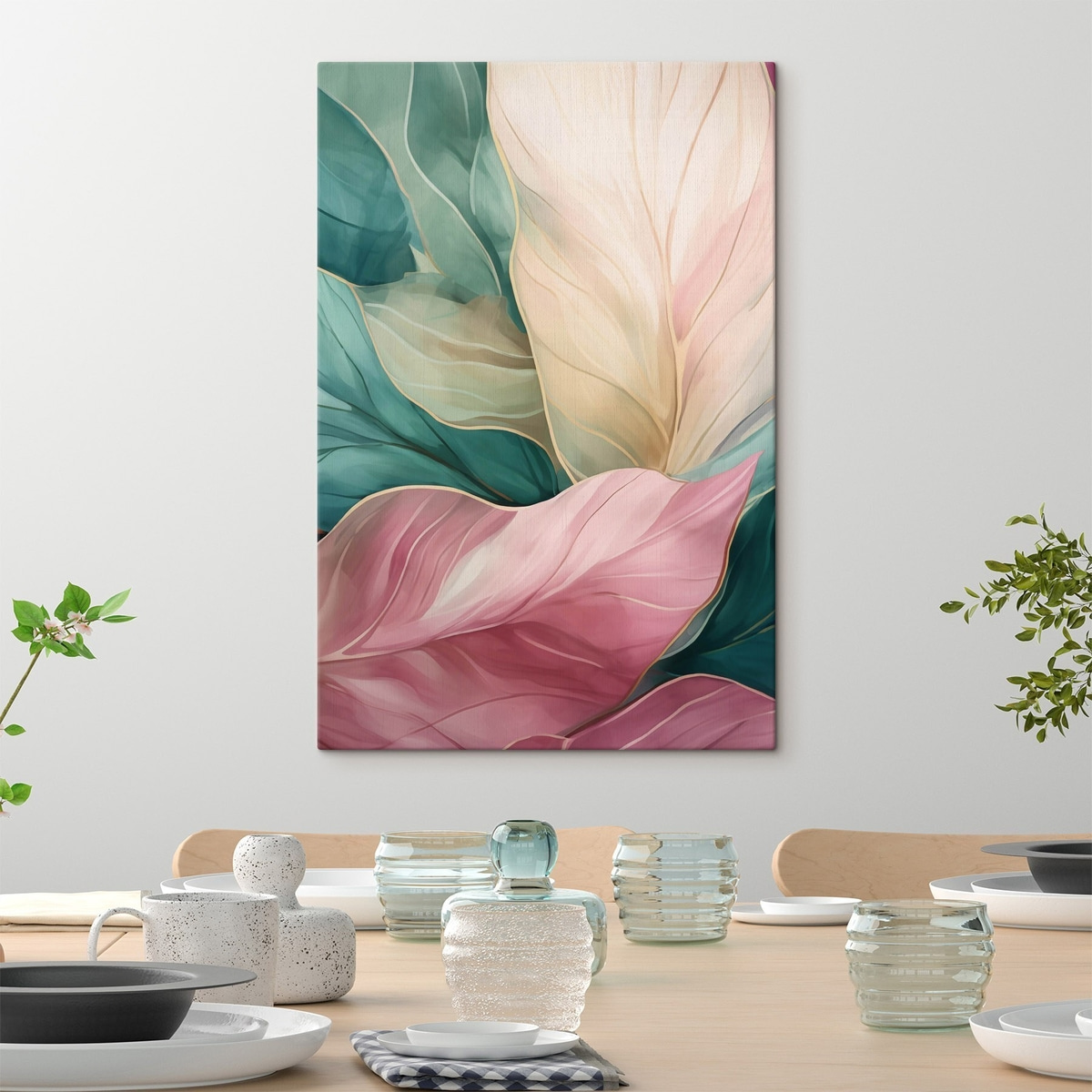 Folhas verde-esmeralda e rosa num interior