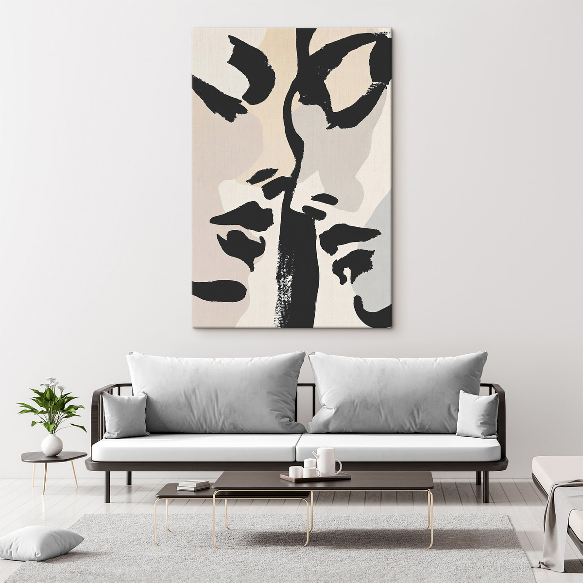 Rostos abstratos num interior