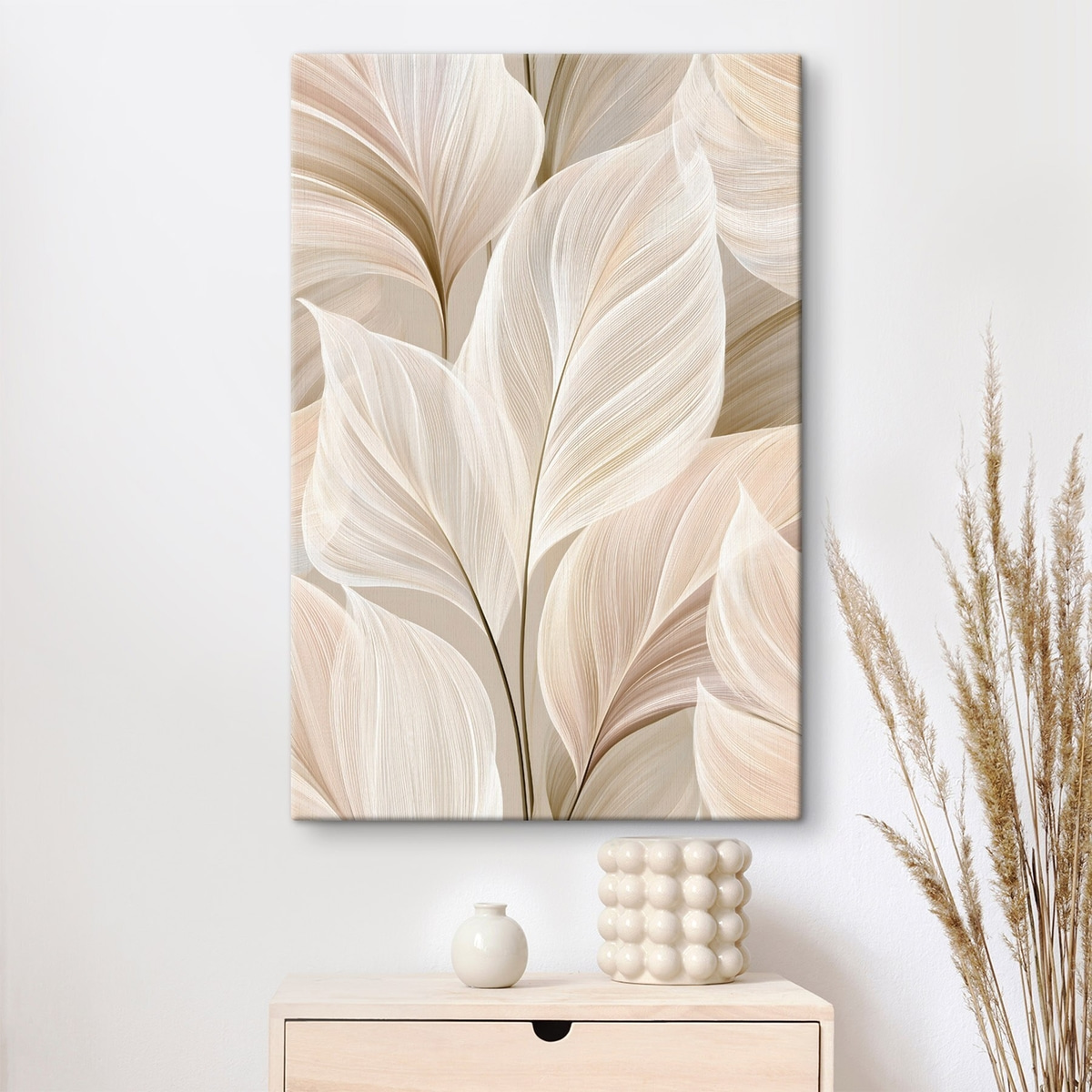 Folhas delicadas em bege num interior