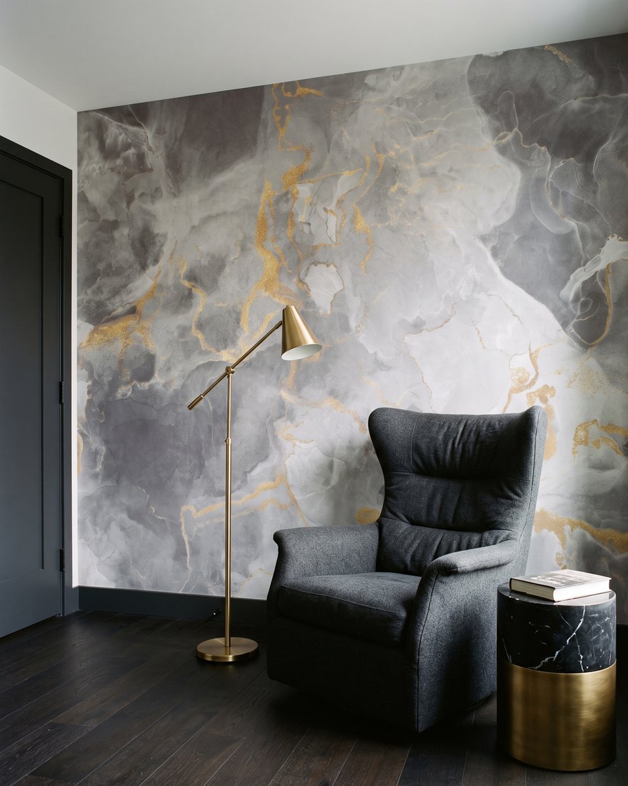 Nuvens com veios dourados — interior 1