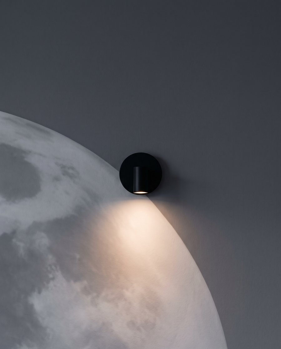 Lua cheia sobre nuvens — detalhe