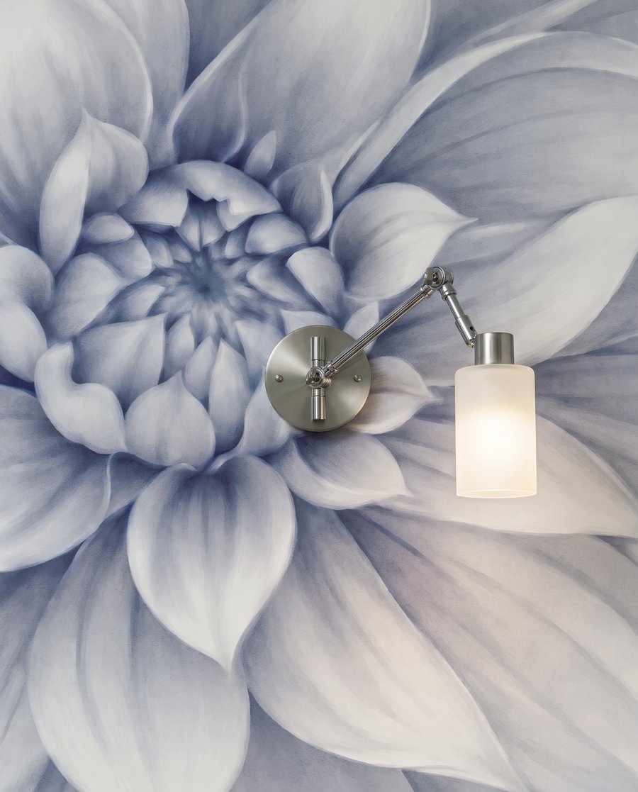 Flores grandes nas margens — detalhe