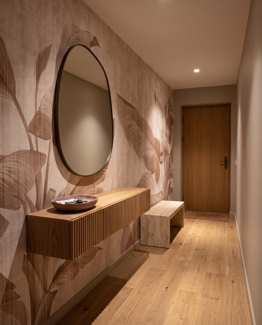 Folhas recortadas nas margens — interior 4