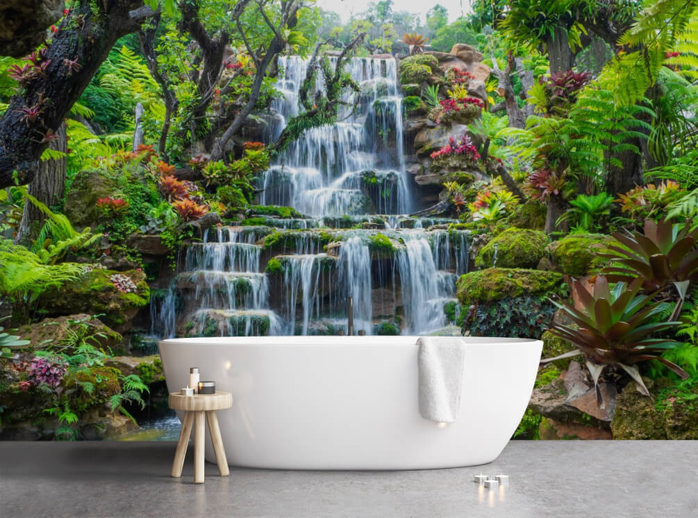 Cascata sobre degraus verdes — interior 1