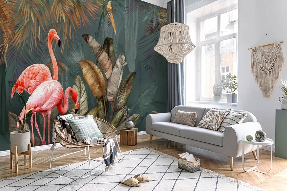 Flamingos entre folhagem tropical num interior