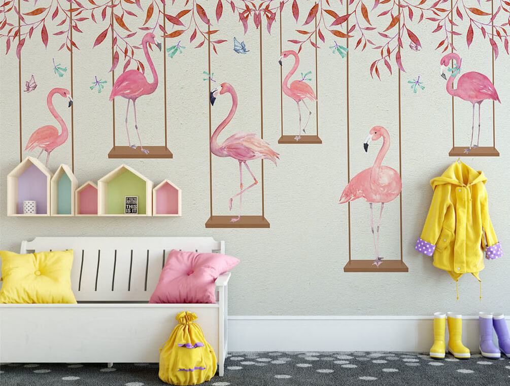Flamingos em baloiços num interior