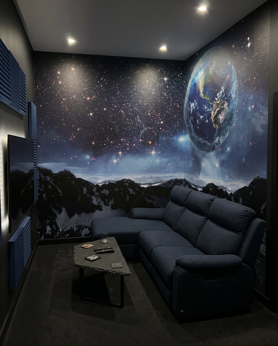 Terra sobre montanhas lunares — interior 2