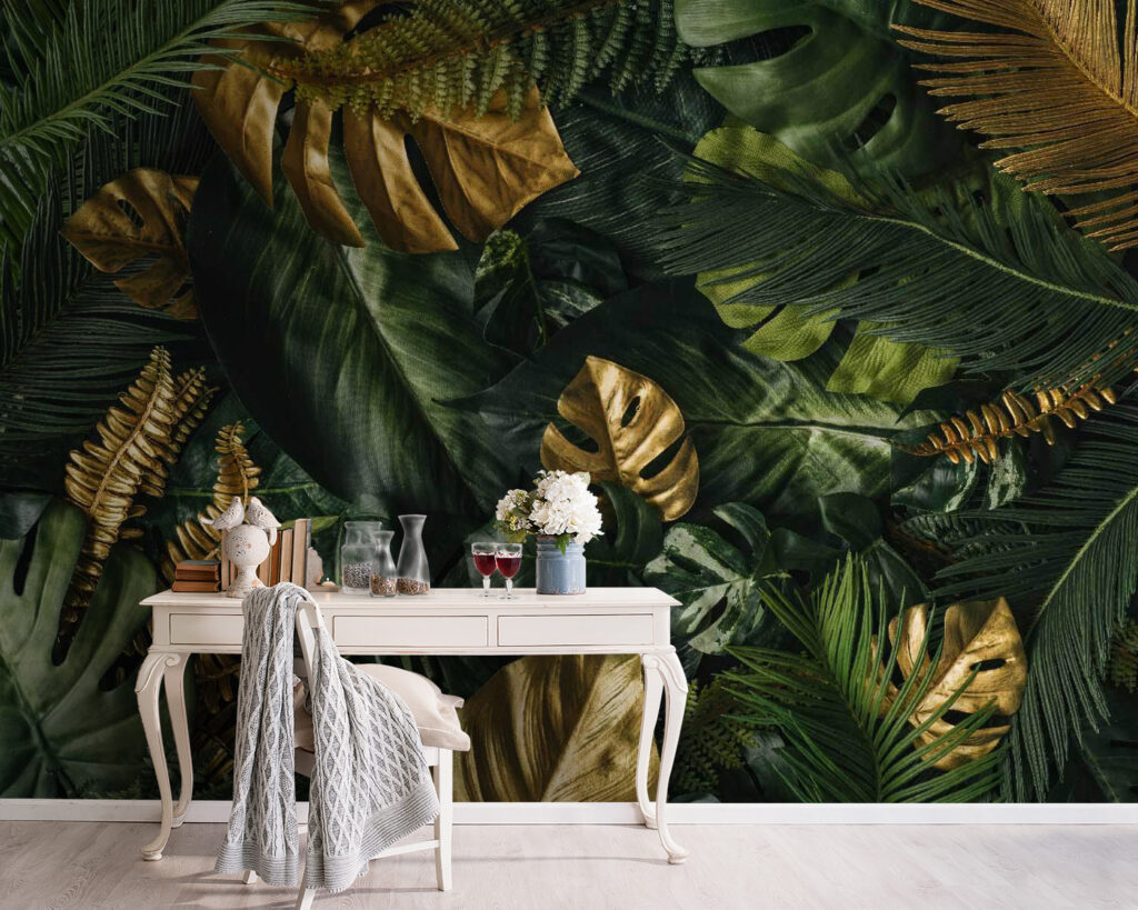 Folhas tropicais em verde-escuro num interior
