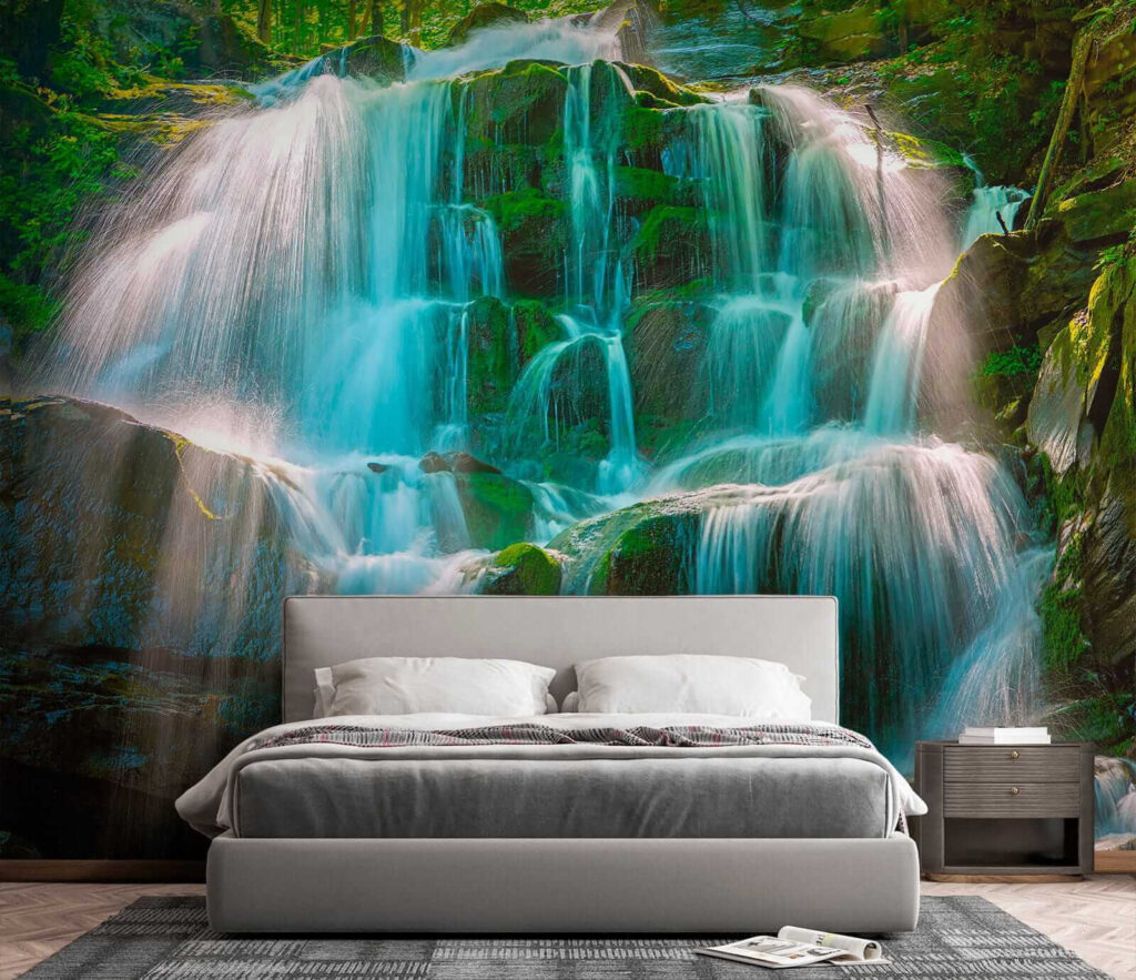 Cascata sobre rochas musgosas — interior 3