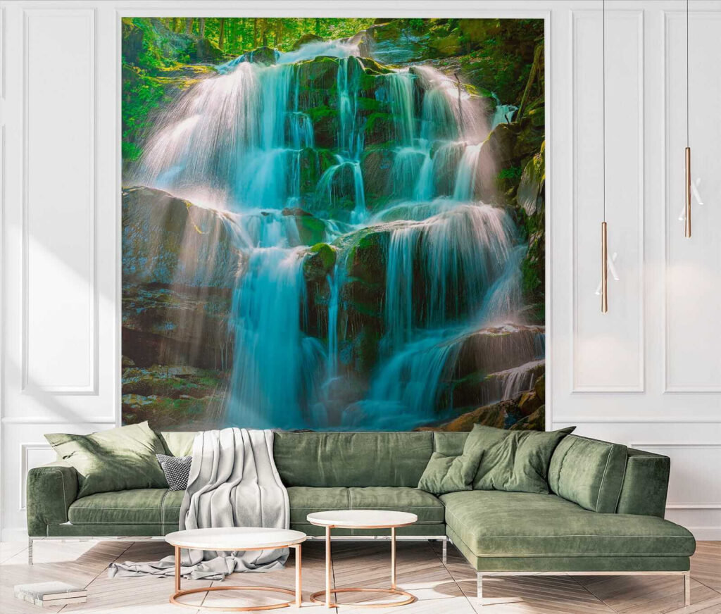 Cascata sobre rochas musgosas — interior 6