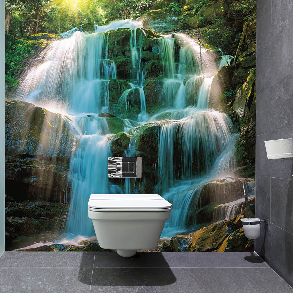 Cascata sobre rochas musgosas — interior 11