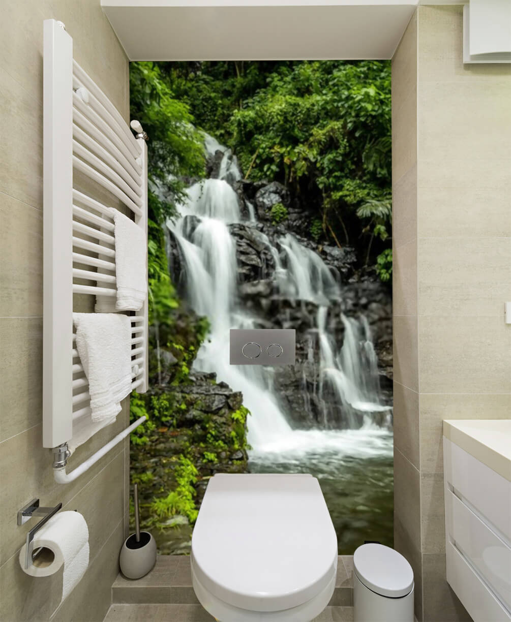 Cascata sobre lagoa calma — interior 1