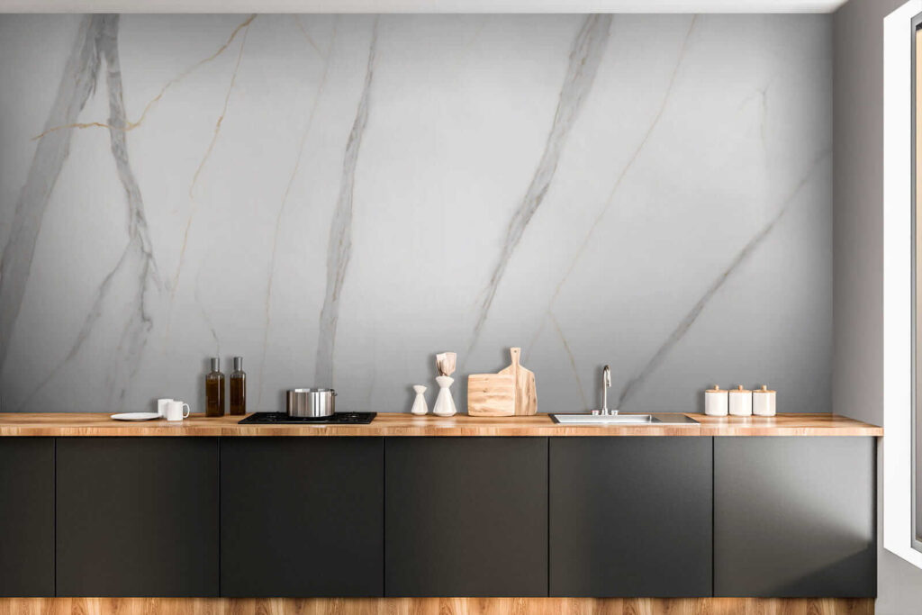 Veios pálidos sobre branco — interior 3