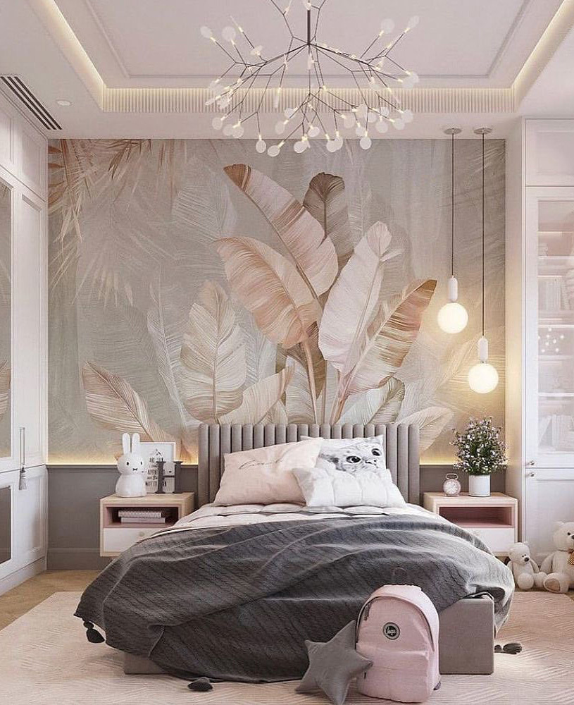 Folhas tropicais e aves num interior