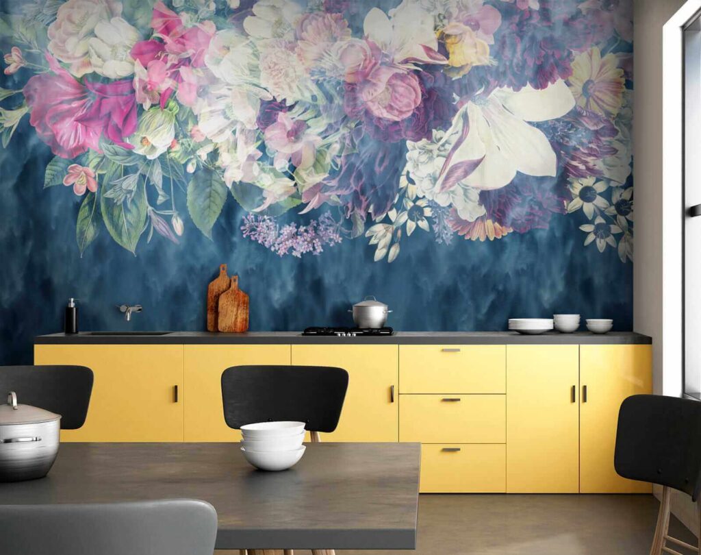 Flores sobre pinceladas azul-escuras — interior 8