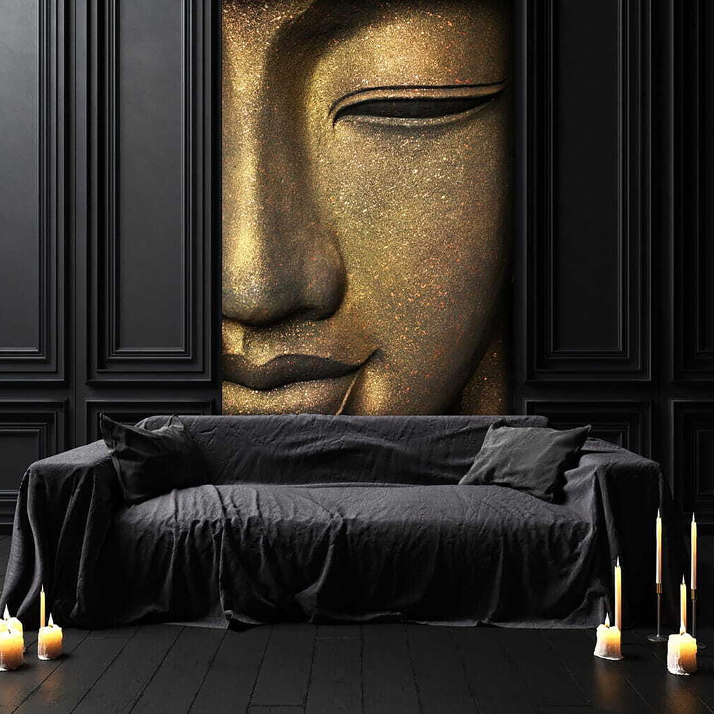 Escultura dourada de rosto — interior 3