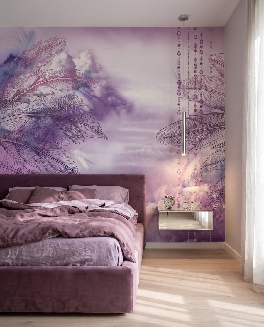 Balouço roxo entre penas — interior 9