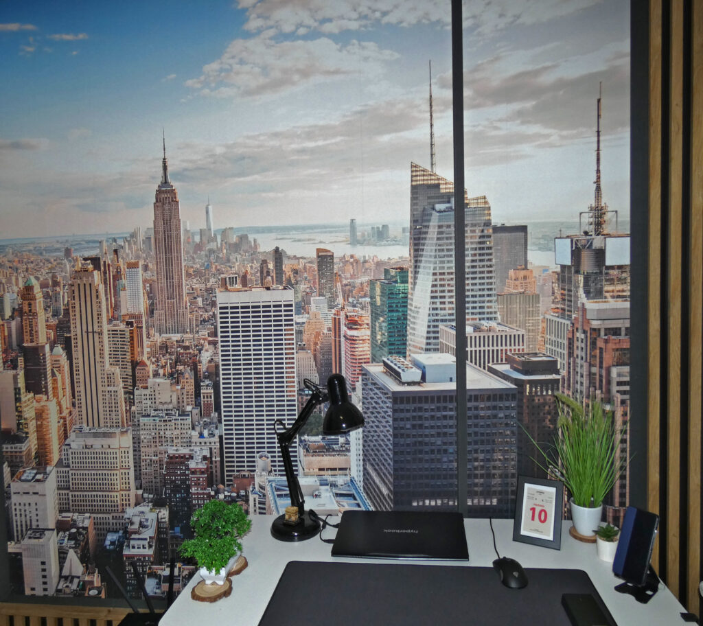 Cidade vista da janela — interior 10