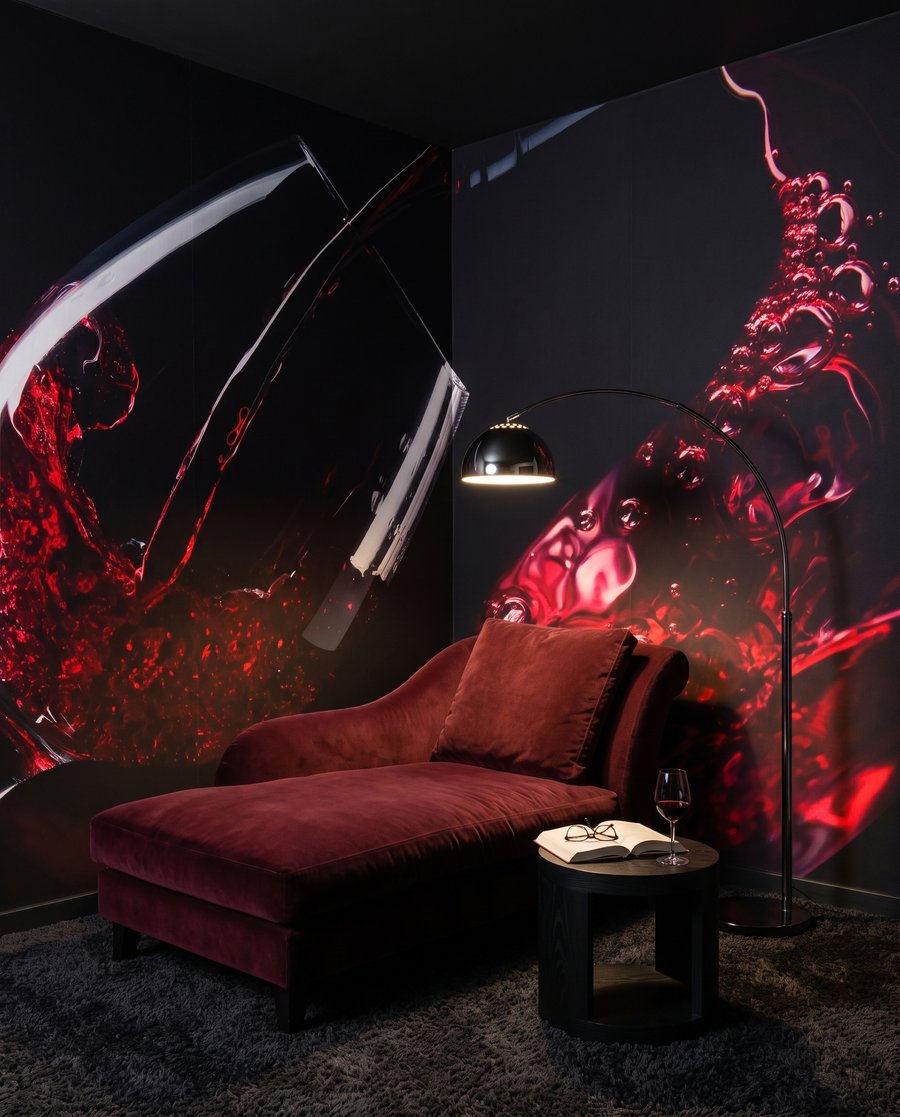 Vinho tinto em movimento — interior 4