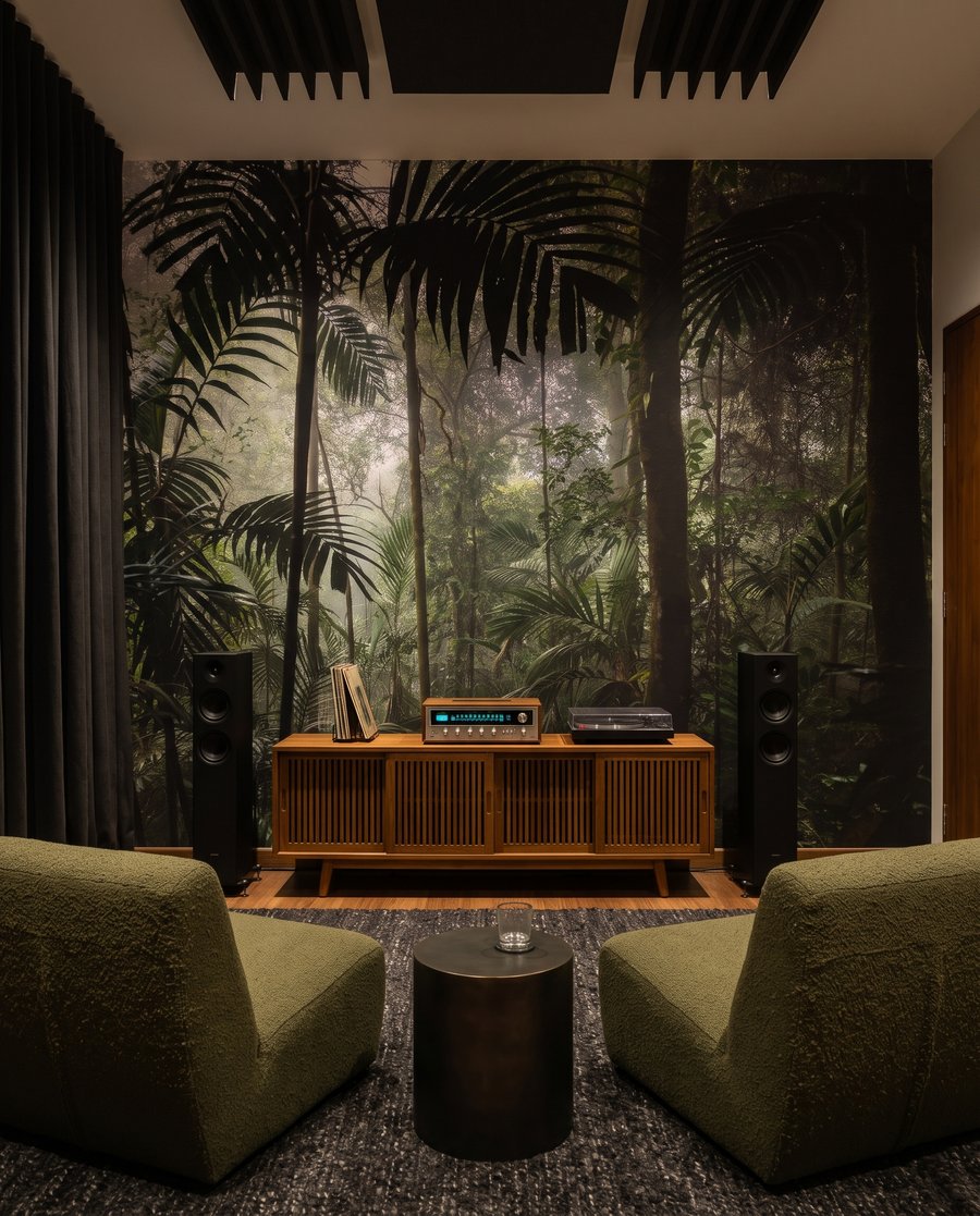 Entre palmeiras altas — interior 5
