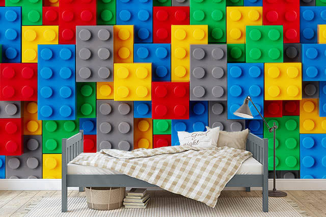 Parede de blocos coloridos num interior