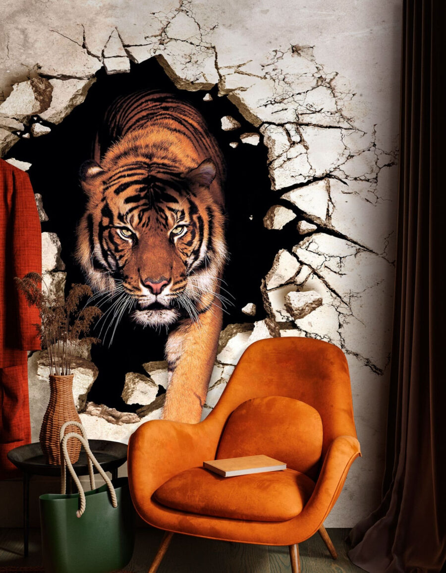 Tigre através da parede num interior