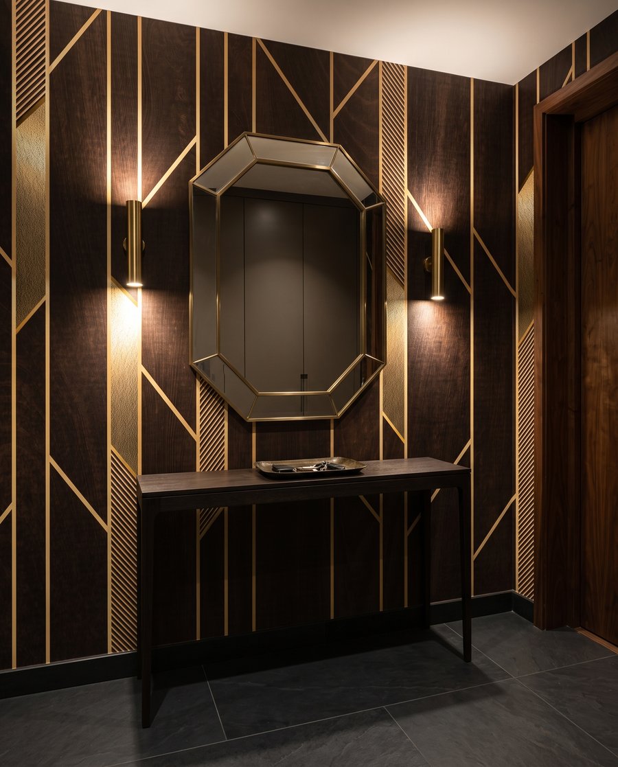 Linhas douradas sobre castanho — interior 4