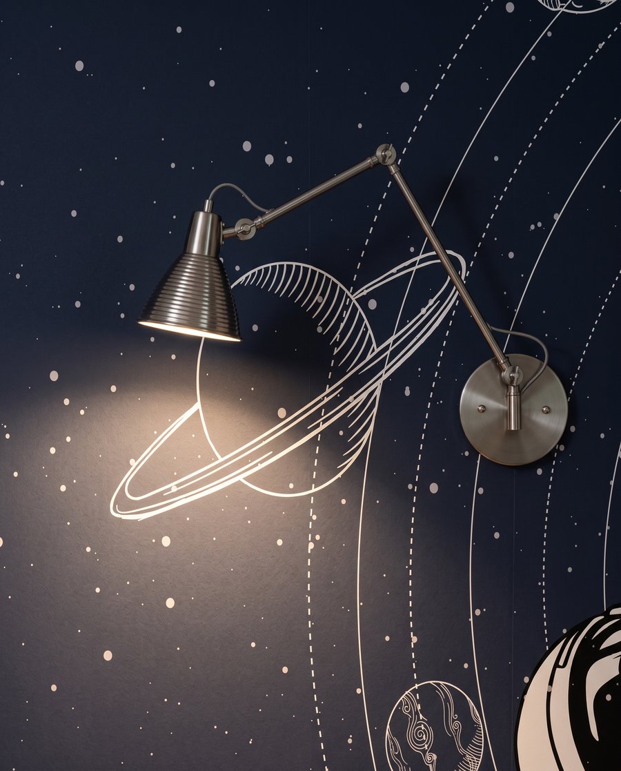 Astronauta entre órbitas — detalhe