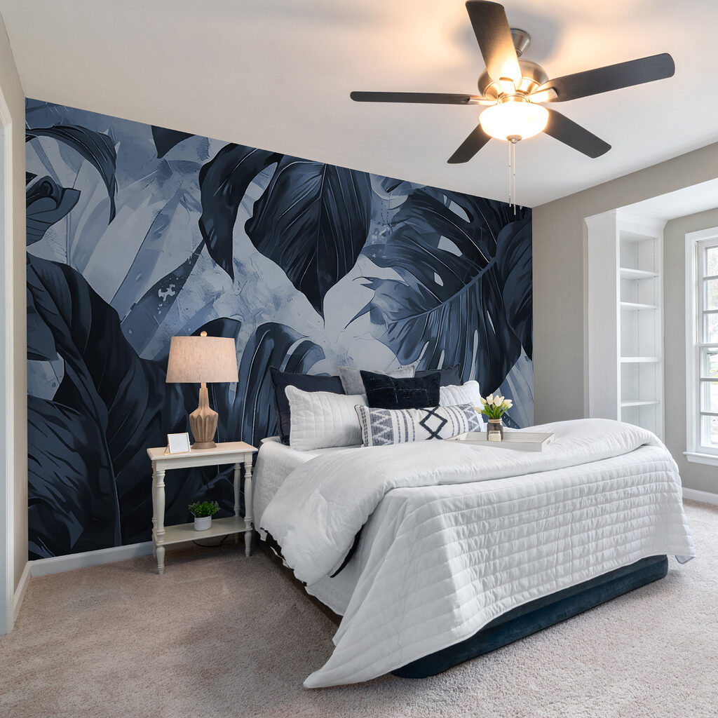 Folhas tropicais grandes num interior