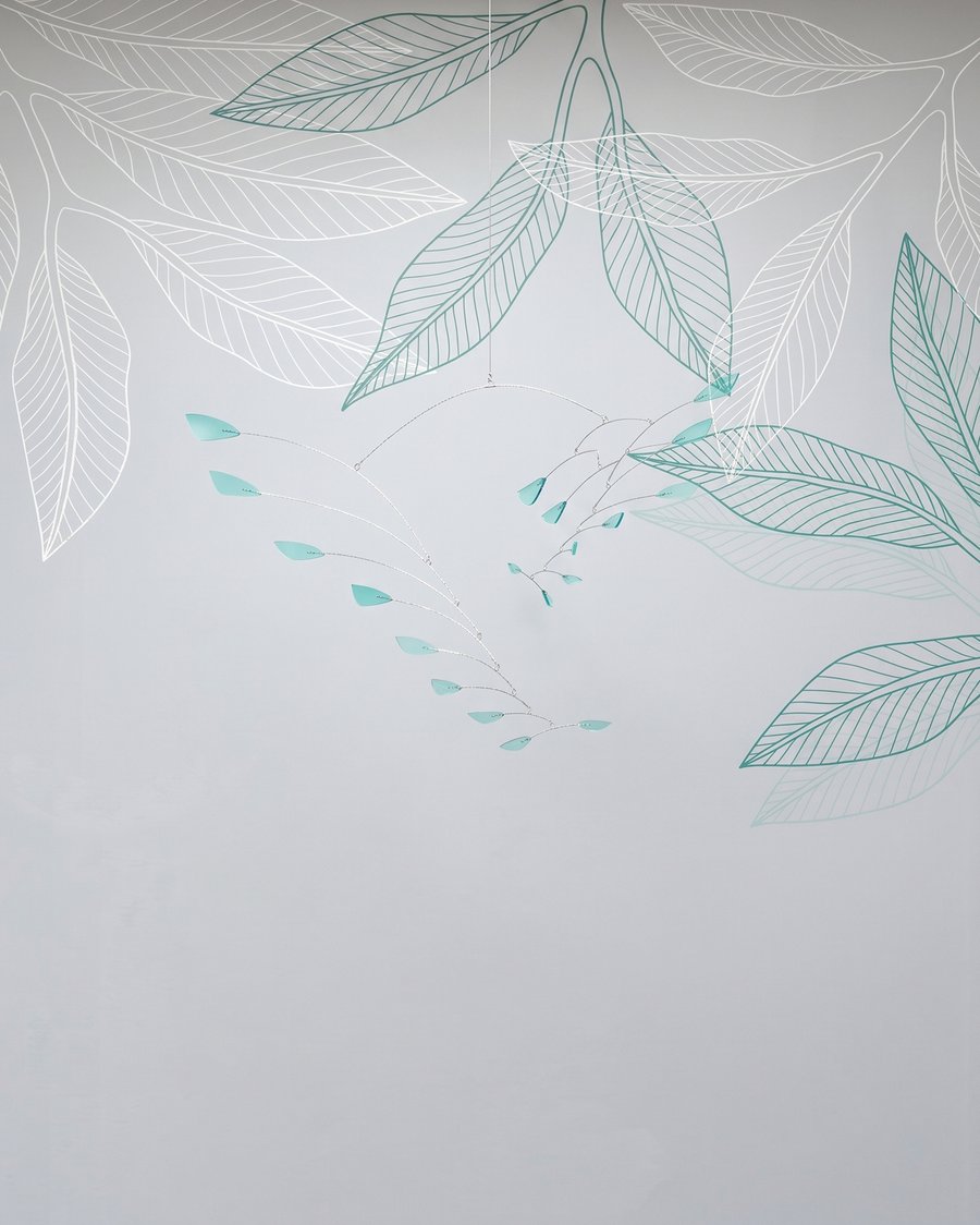 Folhas no topo — detalhe