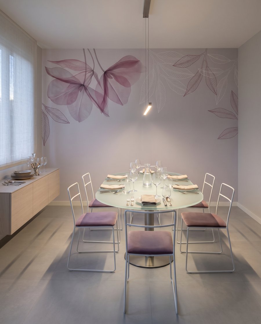 Folhas no topo — interior 6