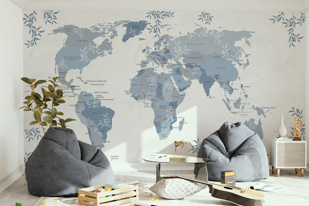 Mapa-mundo com ramos num interior