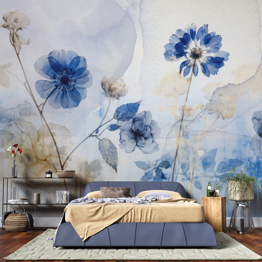 Flores azuis, fundo pintado — interior 1